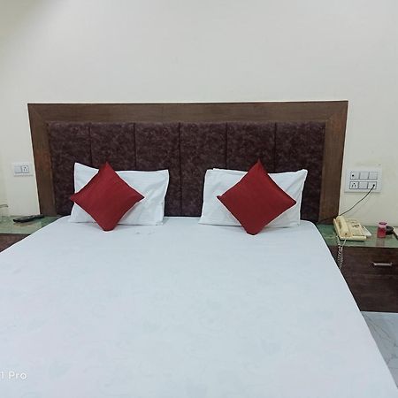Hotel Ambassador Inn 瓜廖尔 外观 照片