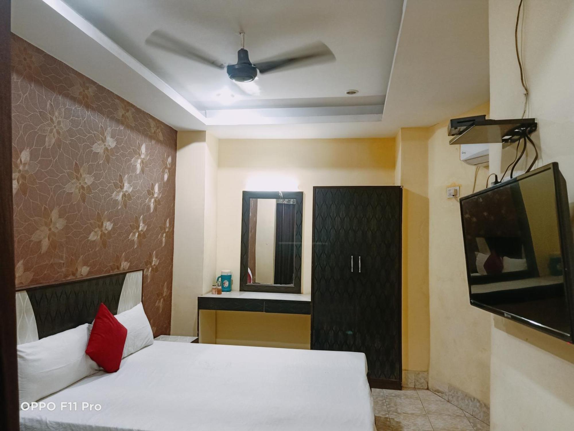 Hotel Ambassador Inn 瓜廖尔 外观 照片
