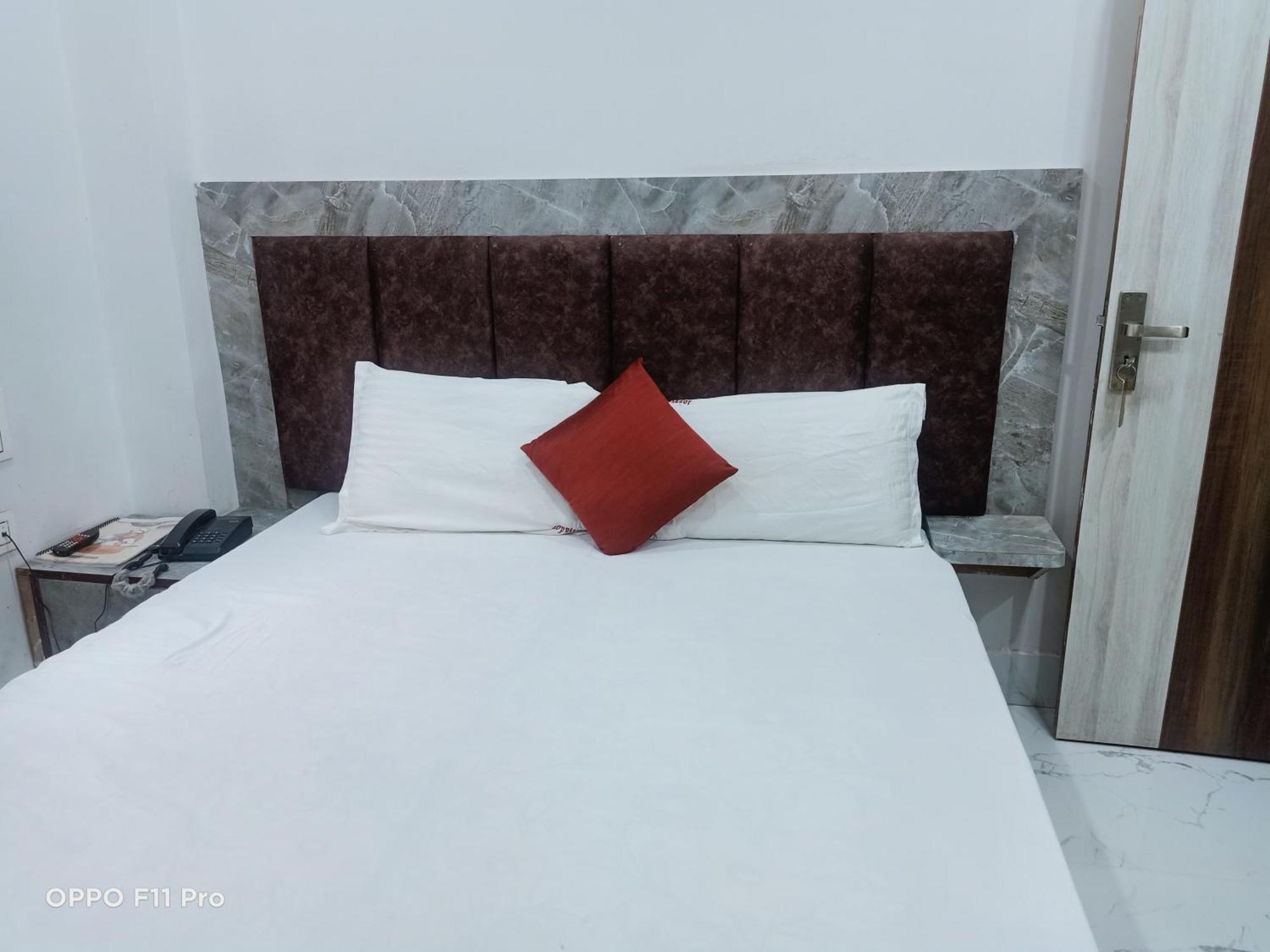 Hotel Ambassador Inn 瓜廖尔 外观 照片