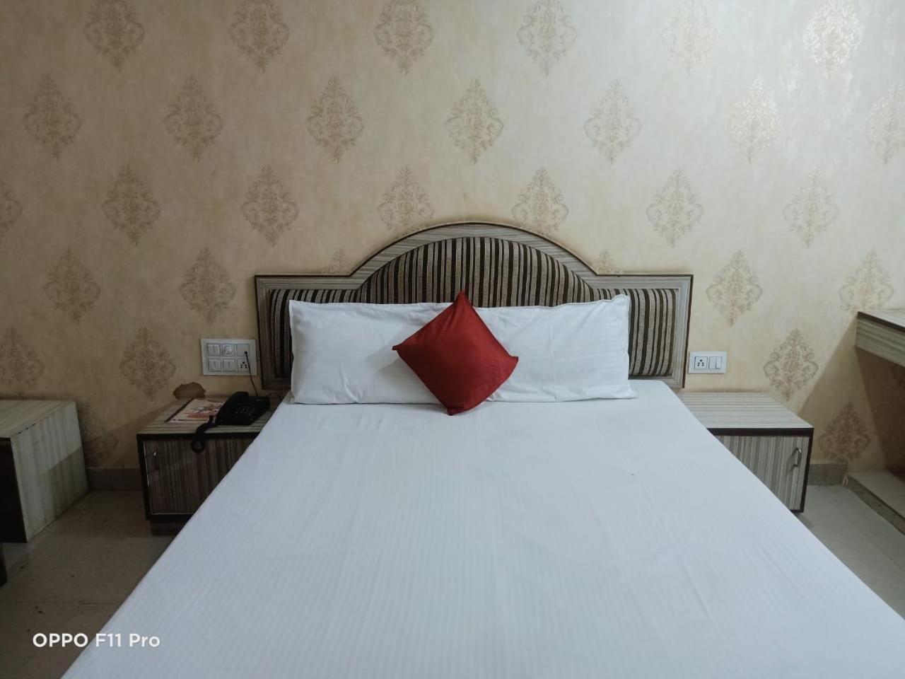 Hotel Ambassador Inn 瓜廖尔 外观 照片
